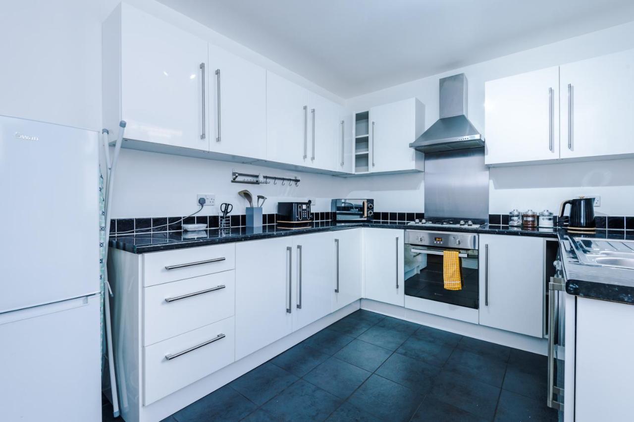 Villa Finchley House Lovely House In Anfield, 2 Minutes Walk From The Stadium, Parking And Wifi à Liverpool Extérieur photo