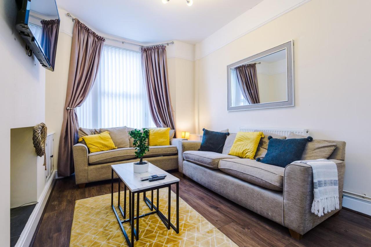 Villa Finchley House Lovely House In Anfield, 2 Minutes Walk From The Stadium, Parking And Wifi à Liverpool Extérieur photo