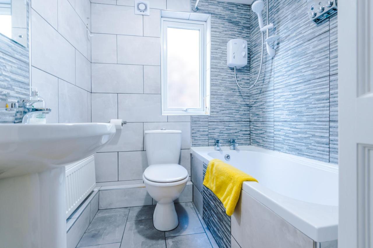 Villa Finchley House Lovely House In Anfield, 2 Minutes Walk From The Stadium, Parking And Wifi à Liverpool Extérieur photo